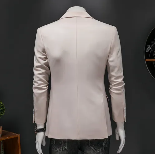 雙開叉西服 雙開叉西服